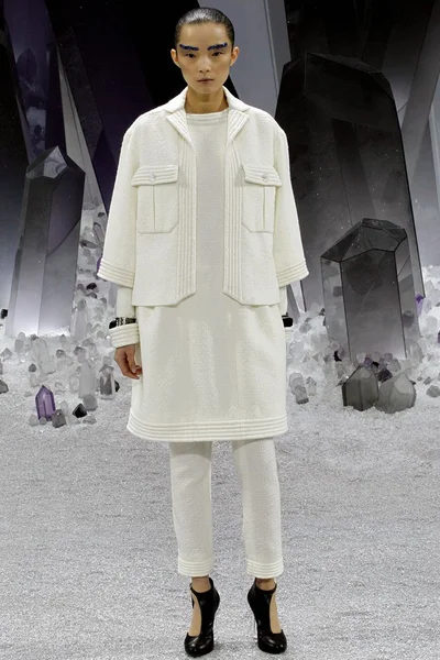 Look 14